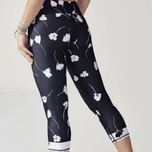 Fabletics Print Crop Legging - Picture 1 of 3